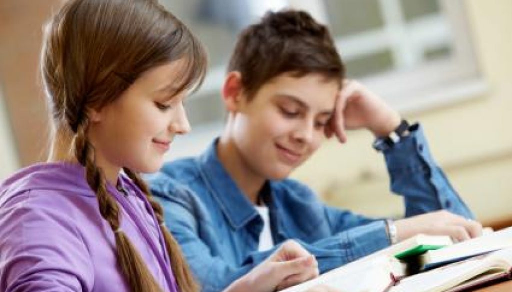 176369-425x283-middle-schoolers-reading